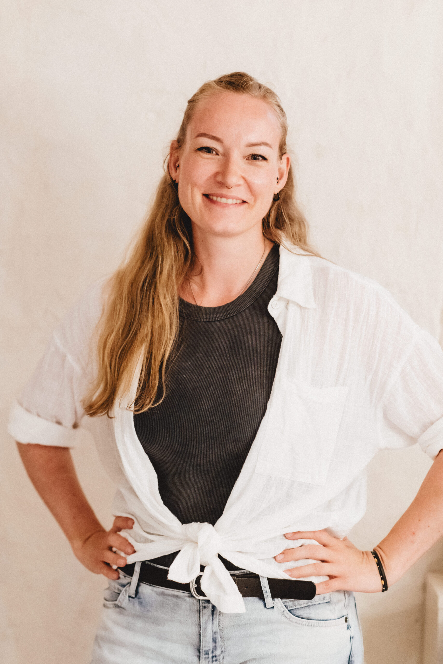 Cassandra, eine Doula und Epigenetikcoach aus Potsdam mit Spezialisierung auf Zellgesundheit